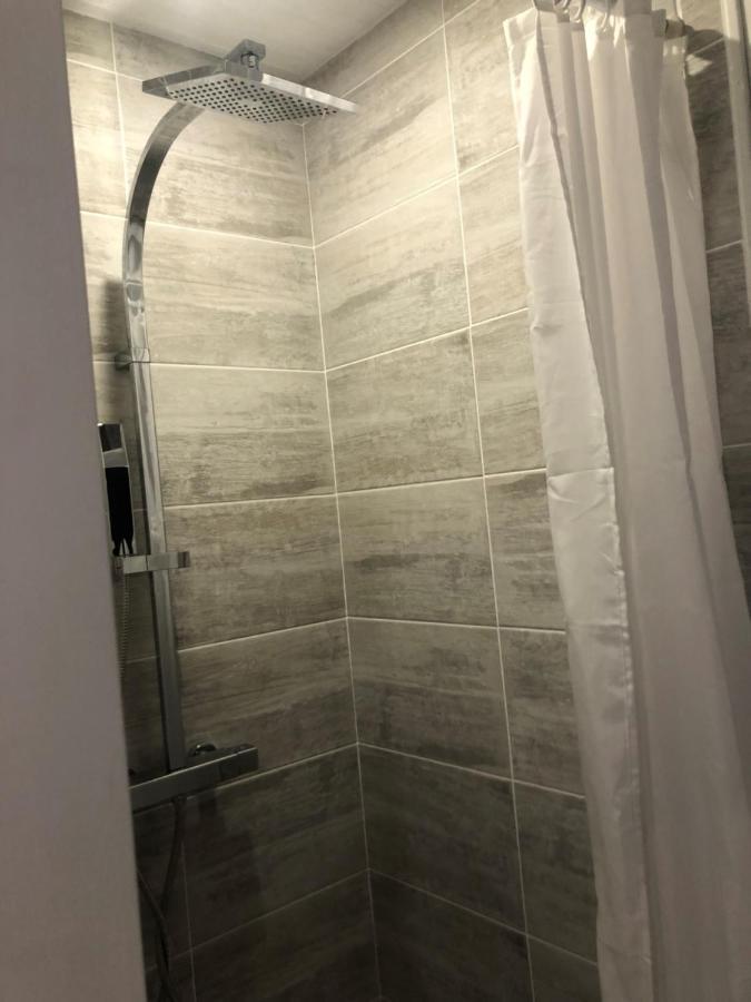 Grande Chambre Familiale Jaune Tout Bonnement Bien Putot-en-Auge Zewnętrze zdjęcie