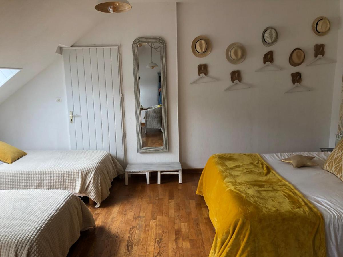 Grande Chambre Familiale Jaune Tout Bonnement Bien Putot-en-Auge Zewnętrze zdjęcie